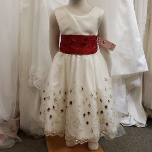 NWT Ivory flower girl dress with red sash, size 4